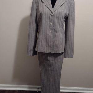 Amanda Smith, 2pc Pant Suit, Size-12, Gray w/Blue Pin Stripes, Dry Cleaned